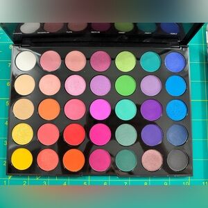 Morphe artistry eyeshadow makeup palette 35B